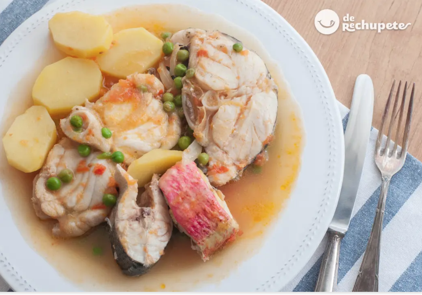 Ensalada de pimientos asados atún y huevo con caldeirada de pescado gallega